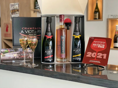 Coffret Ratafia de Champagne 40% vol + Boite cadeaux.