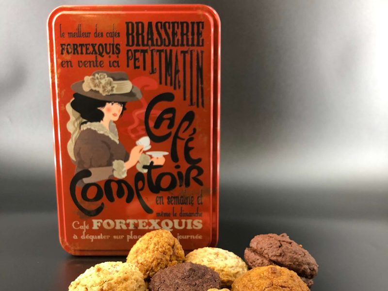 Boîte d'assortiment de Biscuits 3 Saveurs Nature Chocolat Caramel 100g