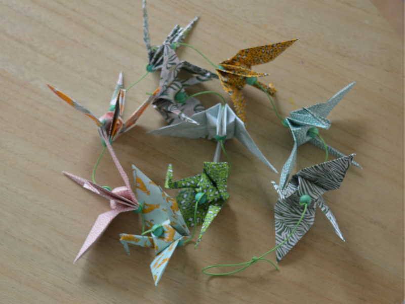 Les guirlandes en origami (70x100)