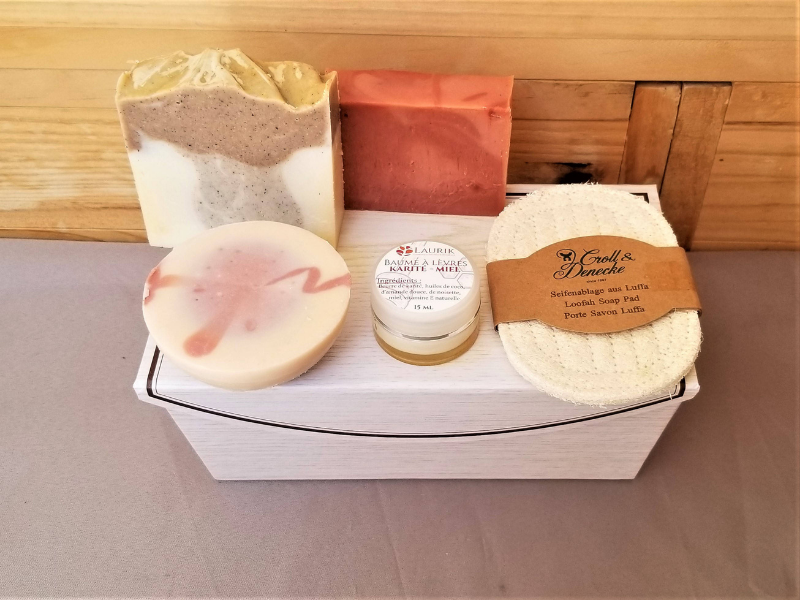 Coffret en bois 3 savons femme avec porte-savon en bois